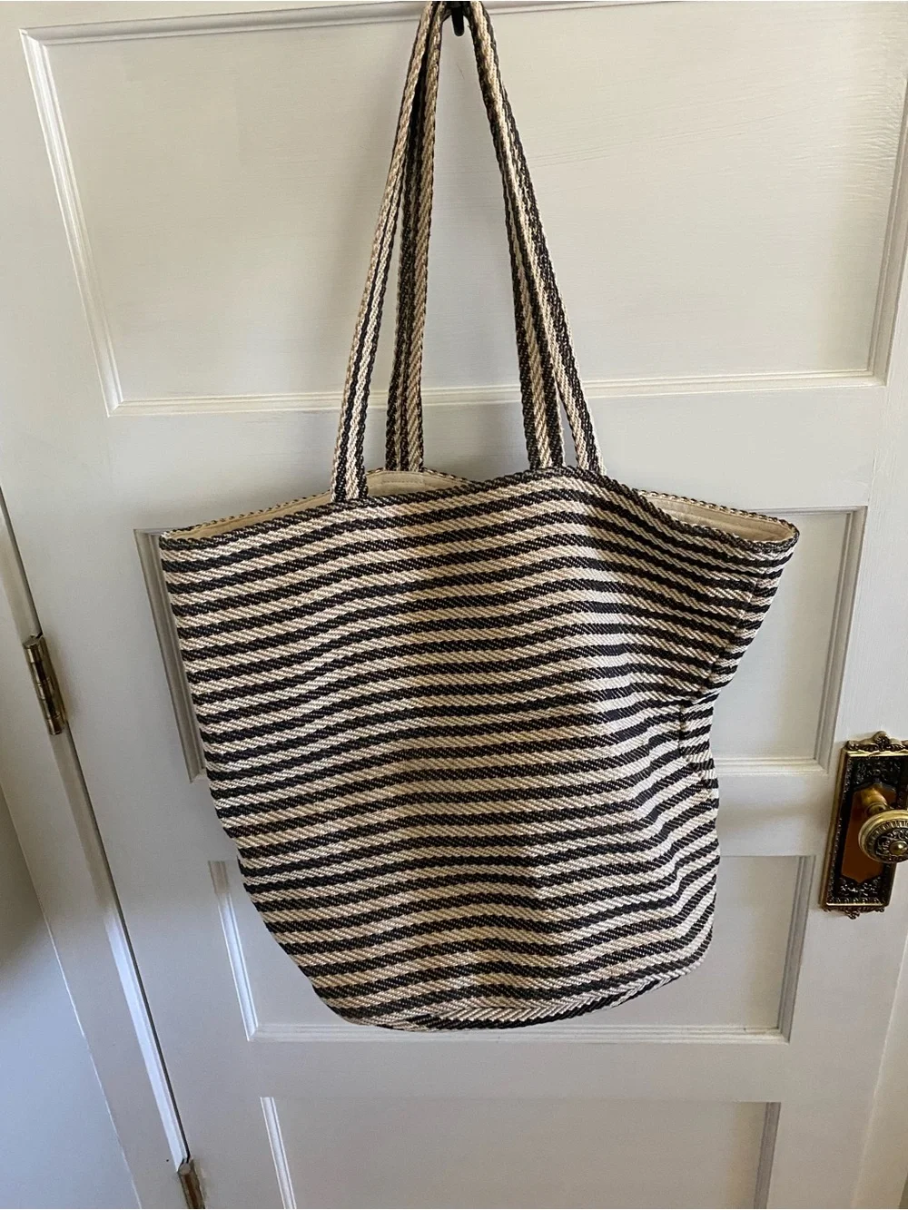 Will & Atlas black and cream jute tote. Excellent condition!